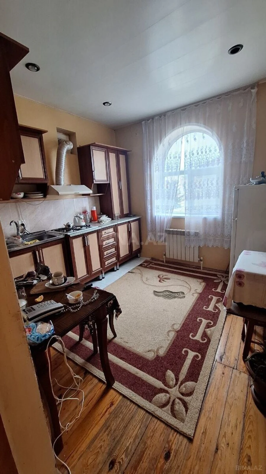 Satılır 9 otaqlı həyət evi 220 m²