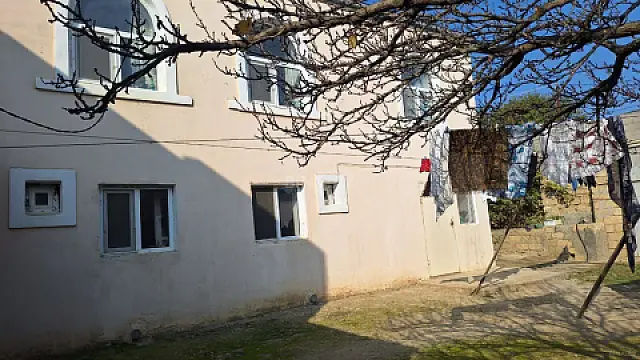 Satılır 9 otaqlı həyət evi 220 m²