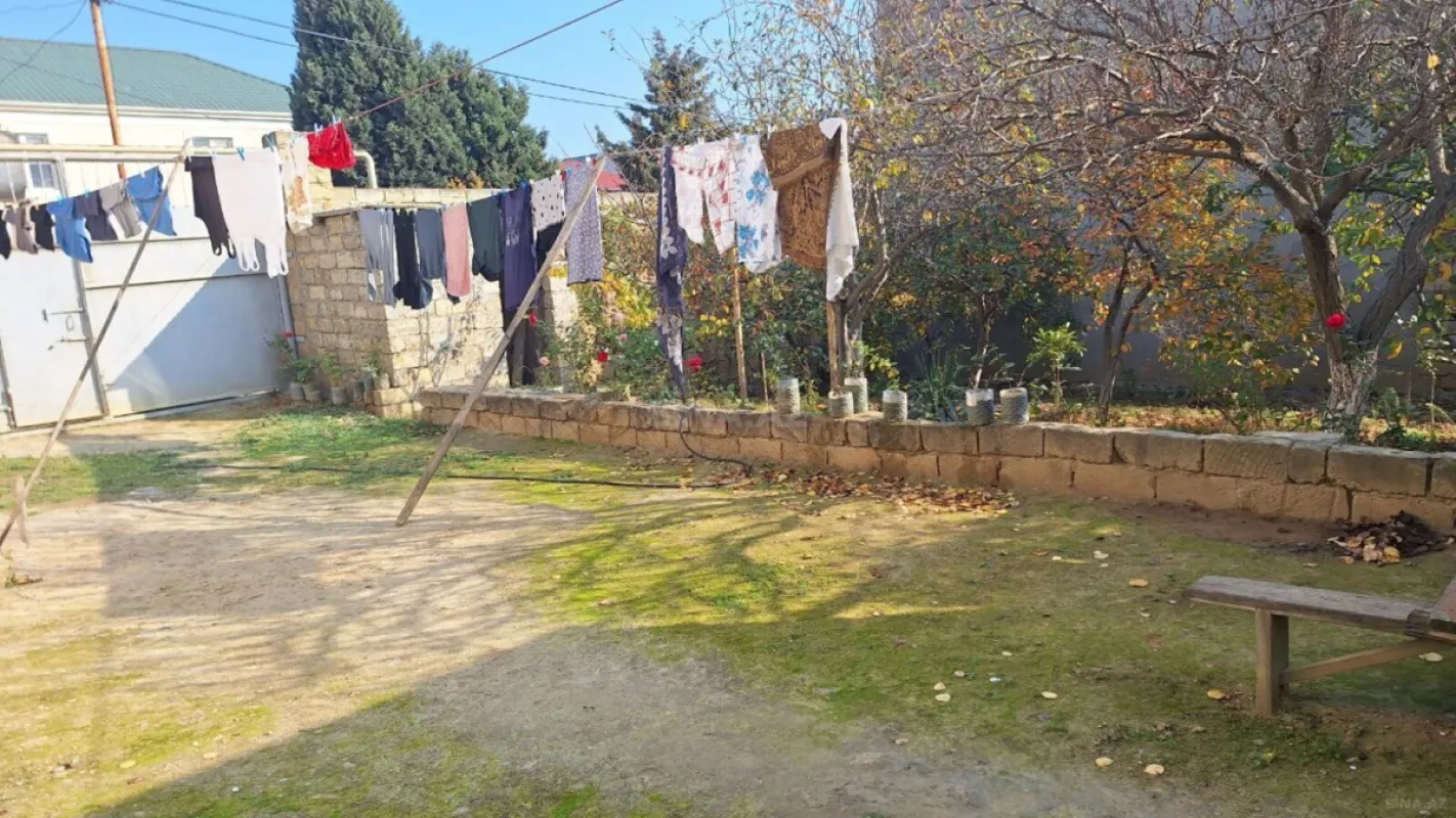 Satılır 9 otaqlı həyət evi 220 m²