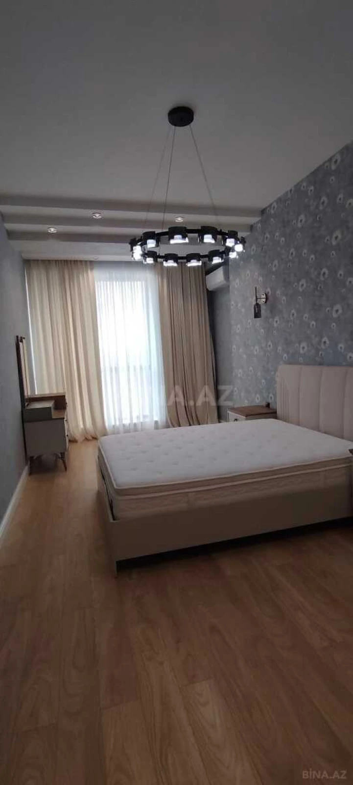 Kirayə verilir 2 otaqlı mənzil 90 m²