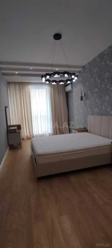 Kirayə verilir 2 otaqlı mənzil 90 m²