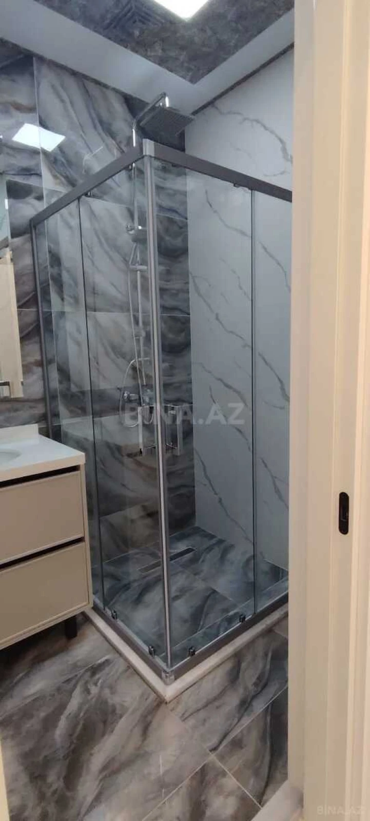 Kirayə verilir 2 otaqlı mənzil 90 m²