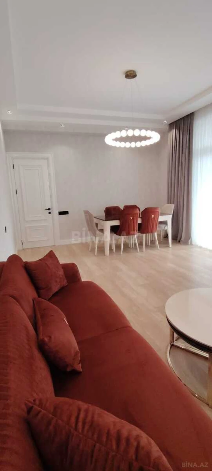 Kirayə verilir 2 otaqlı mənzil 90 m²