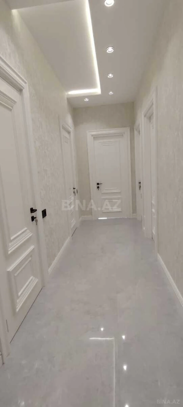 Kirayə verilir 2 otaqlı mənzil 90 m²