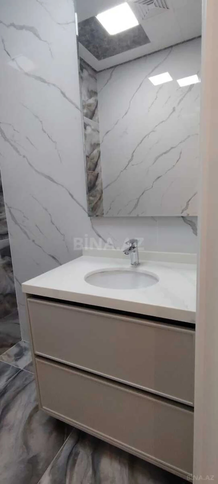 Kirayə verilir 2 otaqlı mənzil 90 m²