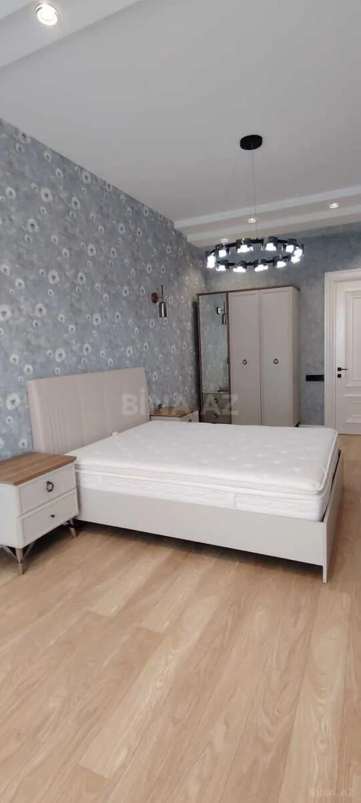 Kirayə verilir 2 otaqlı mənzil 90 m²