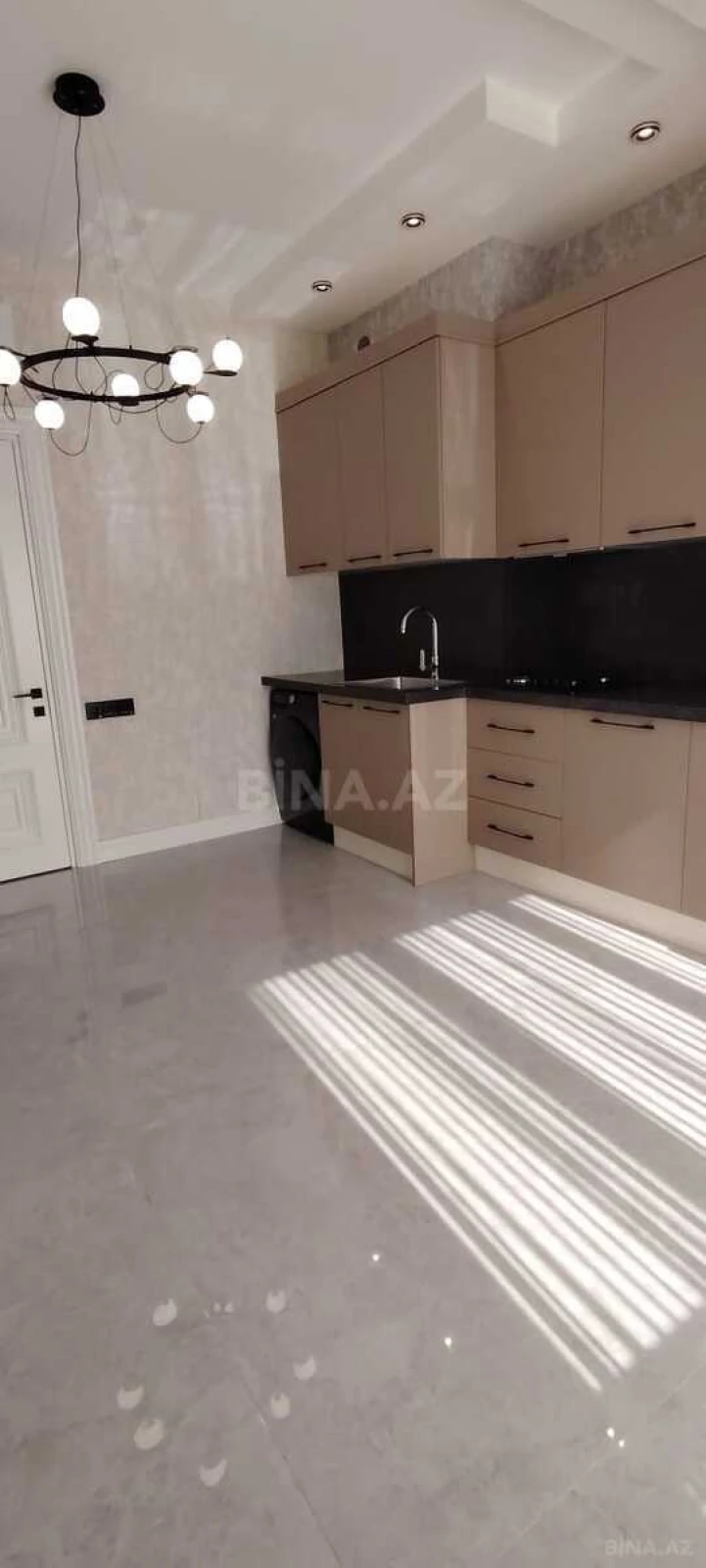 Kirayə verilir 2 otaqlı mənzil 90 m²