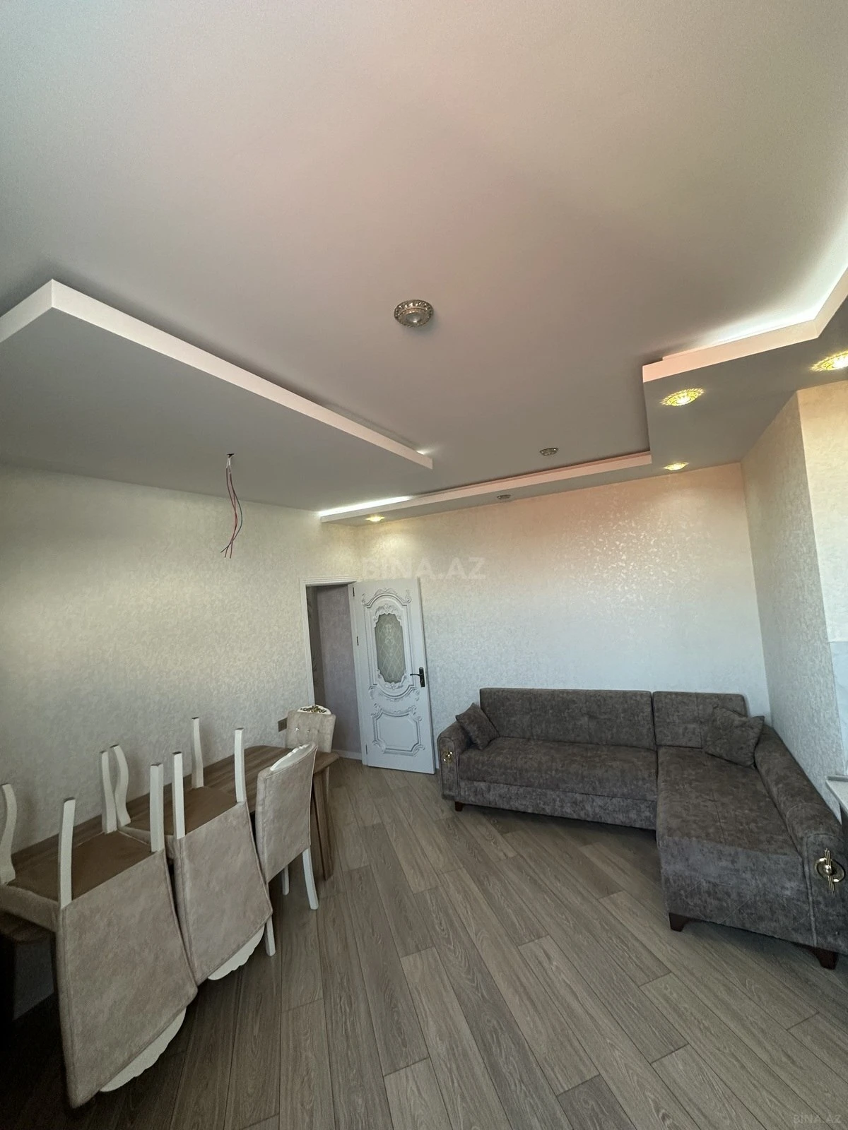Kirayə verilir 2 otaqlı mənzil 55 m²