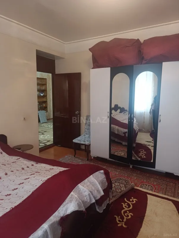 Satılır 5 otaqlı həyət evi 207 m²
