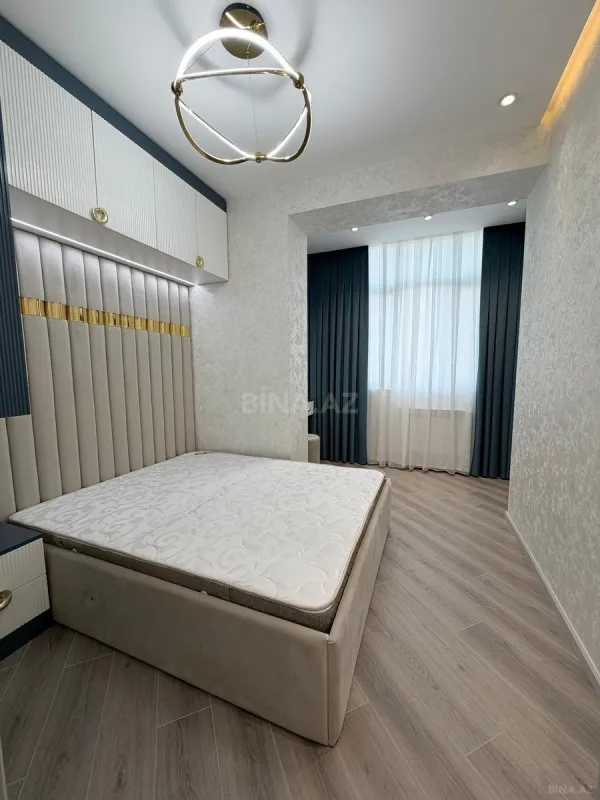 Satılır 2 otaqlı mənzil 83 m²