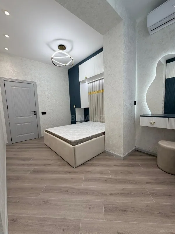 Satılır 2 otaqlı mənzil 83 m²