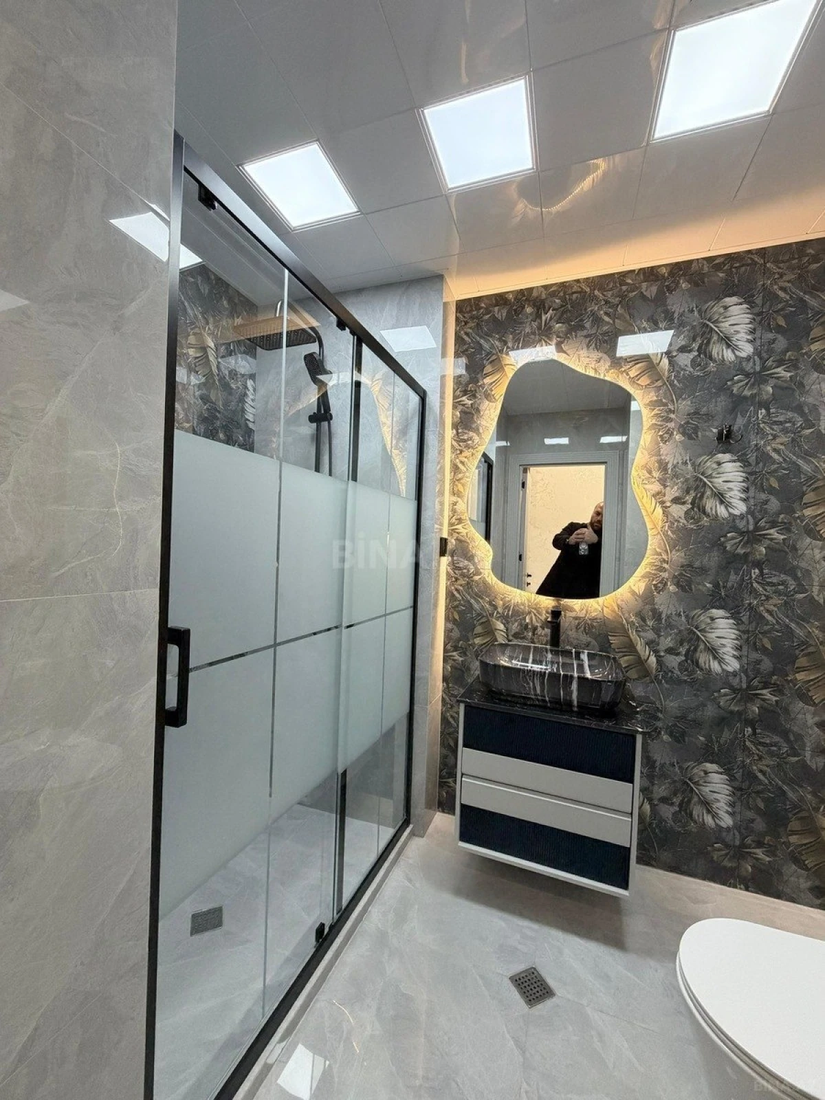 Satılır 2 otaqlı mənzil 83 m²