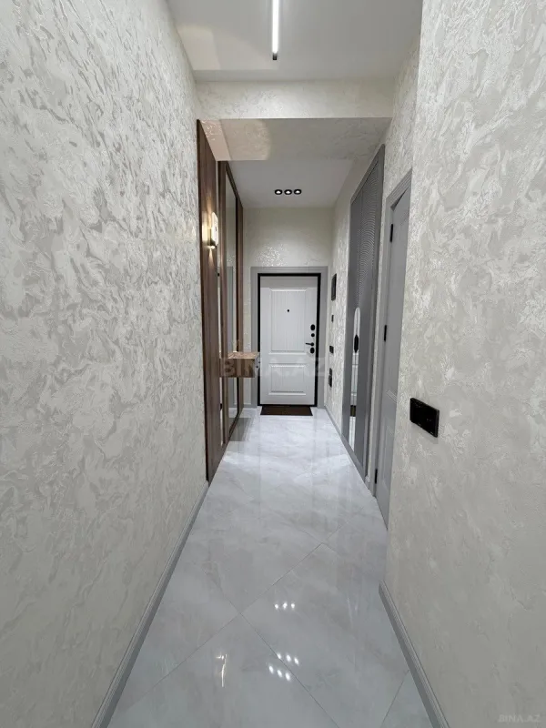 Satılır 2 otaqlı mənzil 83 m²