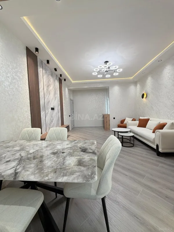 Satılır 2 otaqlı mənzil 83 m²