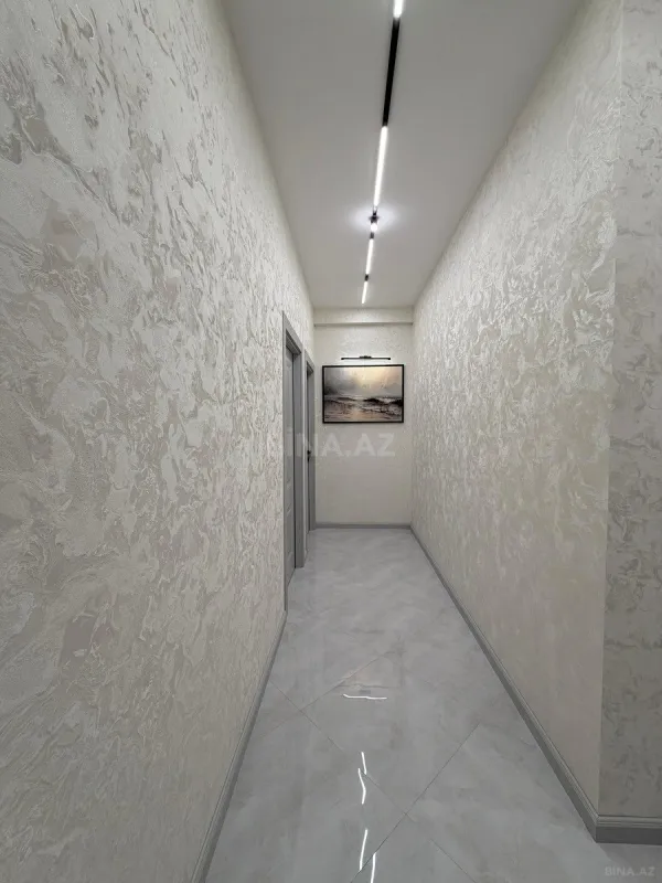 Satılır 2 otaqlı mənzil 83 m²