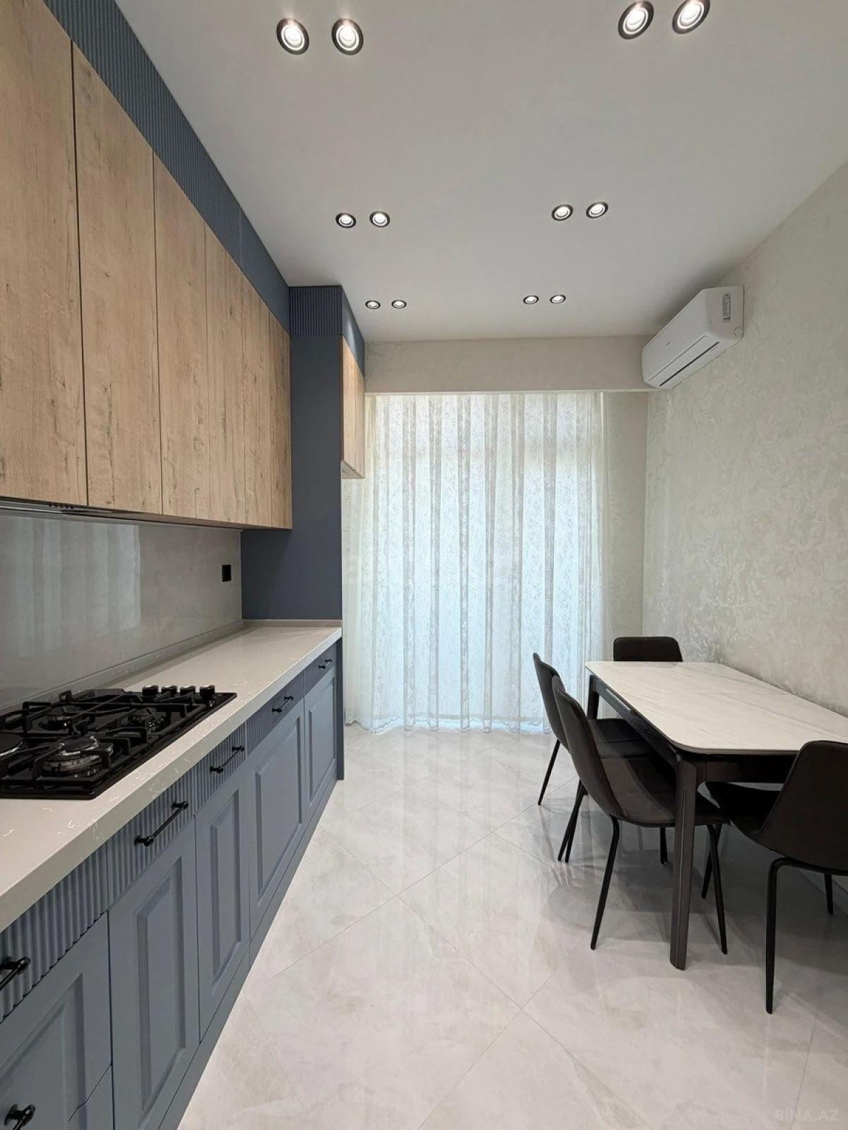 Satılır 2 otaqlı mənzil 83 m²