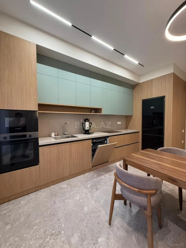 Kirayə verilir 5 otaqlı mənzil 200 m²