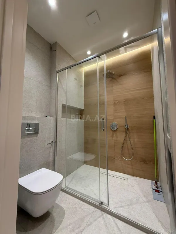 Kirayə verilir 5 otaqlı mənzil 200 m²