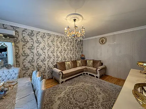 Satılır 5 otaqlı həyət evi 200 m² — Xırdalan 5 otaq 200.00 m²