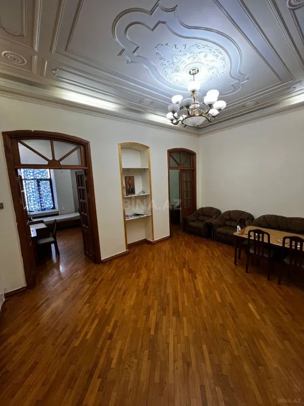 Kirayə verilir 2 otaqlı mənzil 88 m²