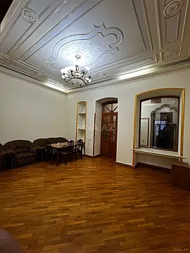 Kirayə verilir 2 otaqlı mənzil 88 m²