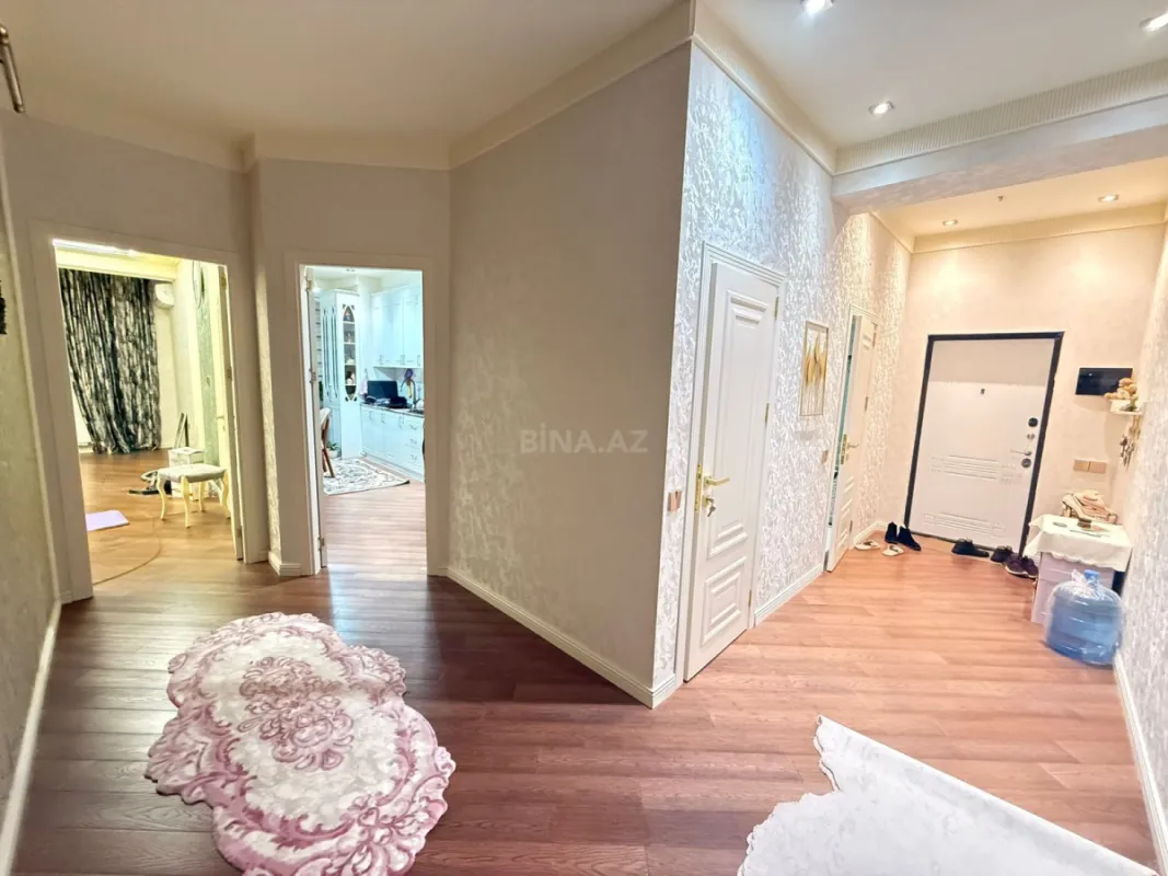 Kirayə verilir 3 otaqlı mənzil 107 m²