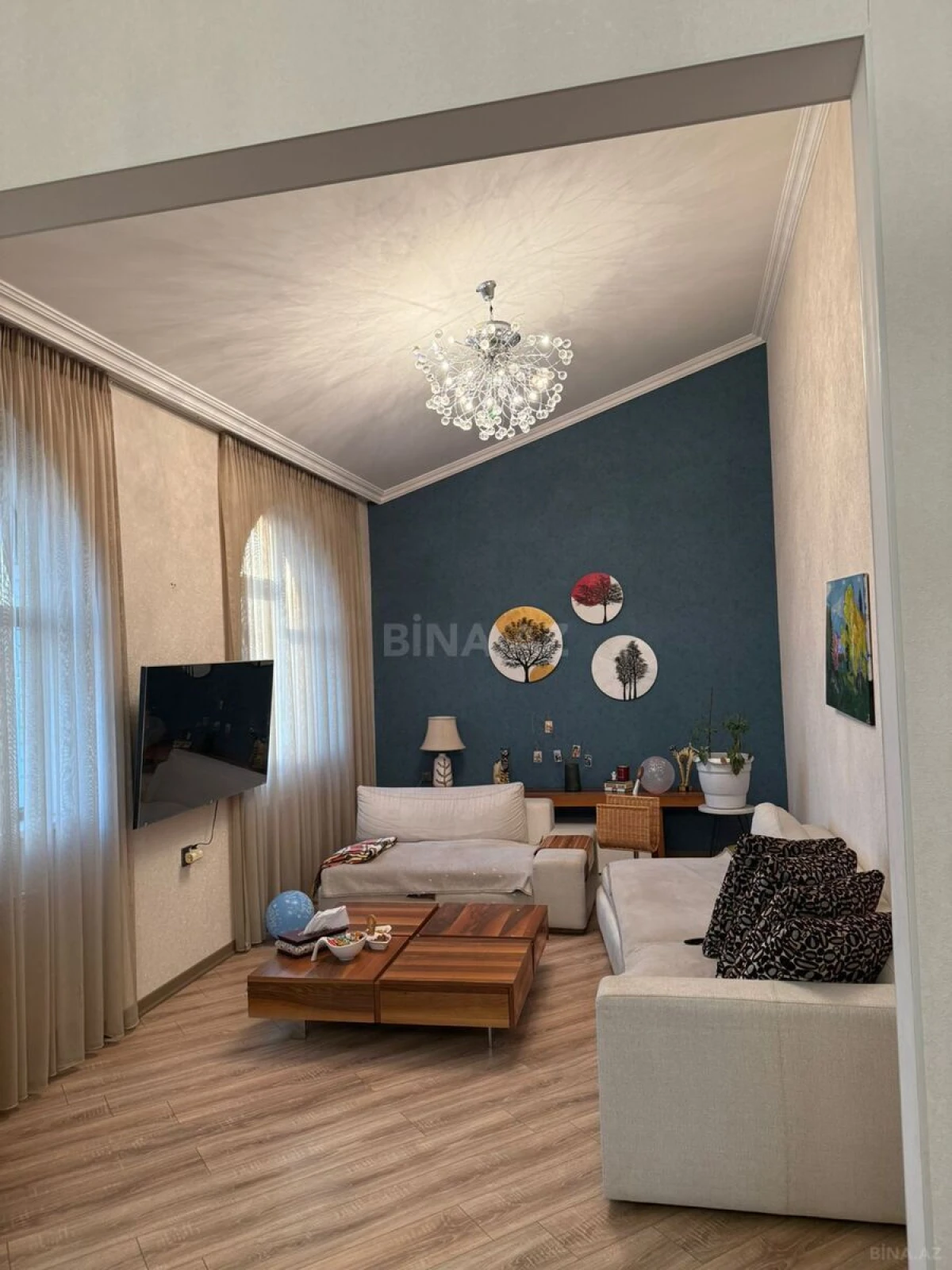 Satılır 6 otaqlı mənzil 250 m²