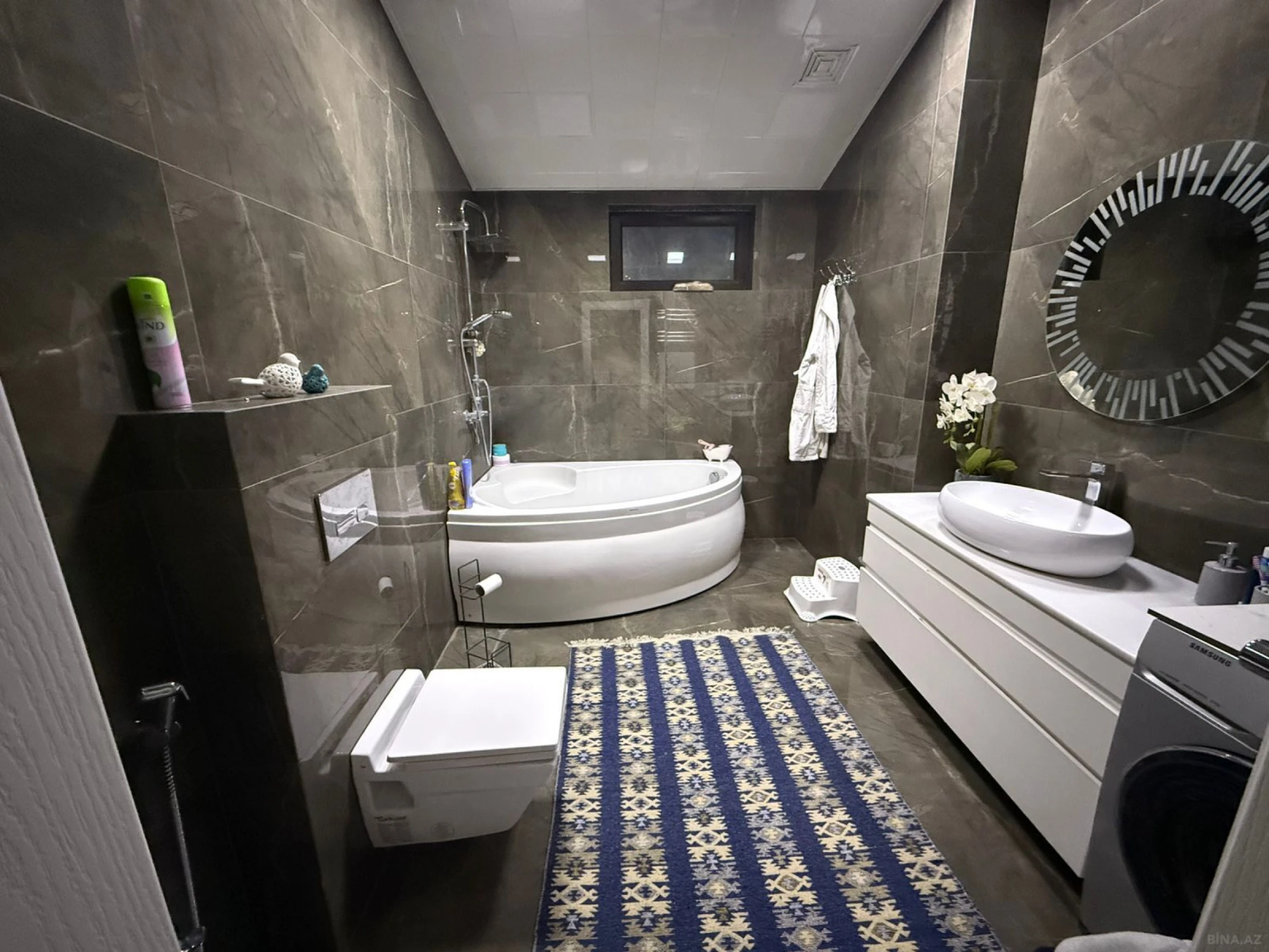 Satılır 6 otaqlı mənzil 250 m²