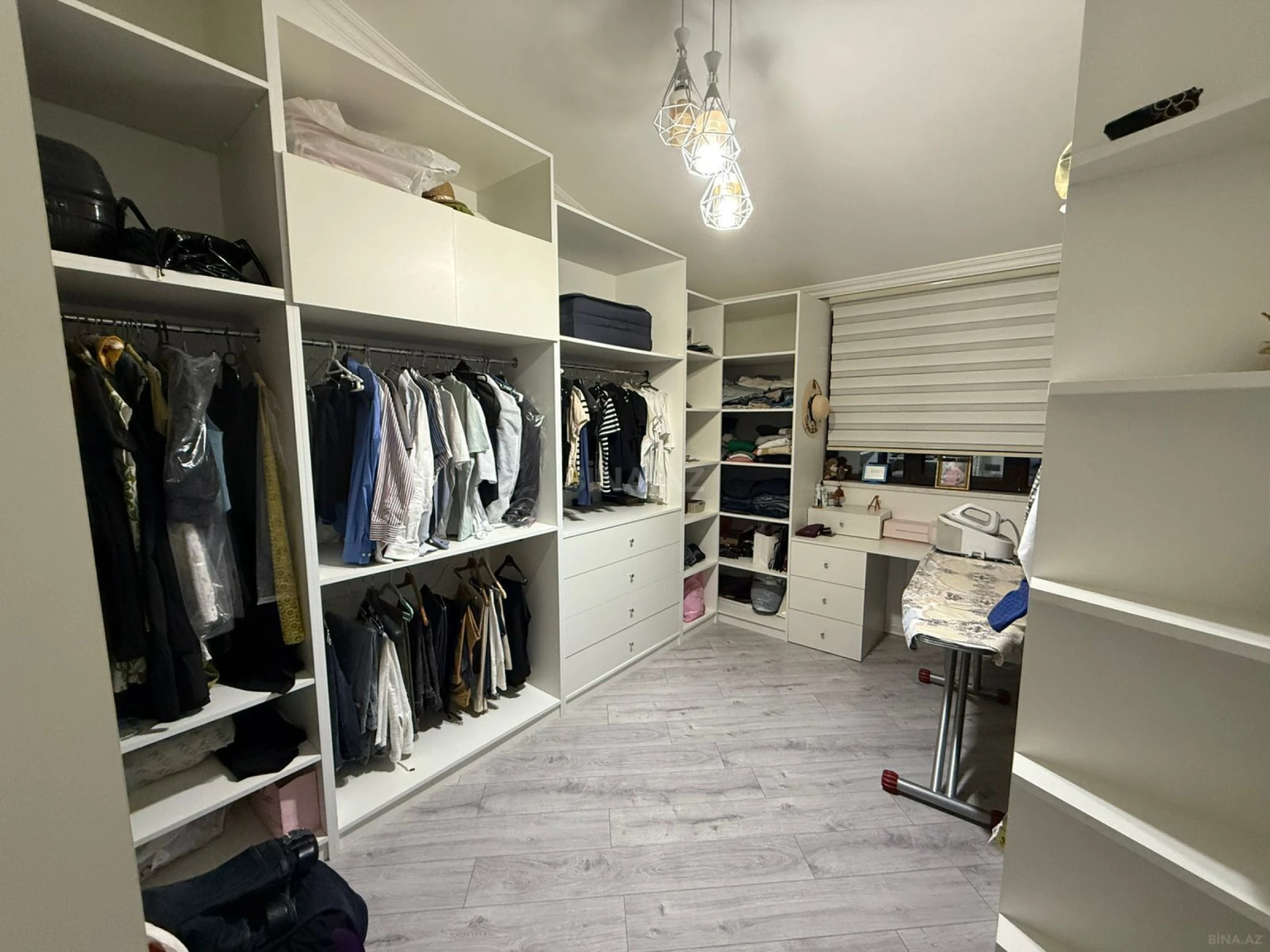 Satılır 6 otaqlı mənzil 250 m²