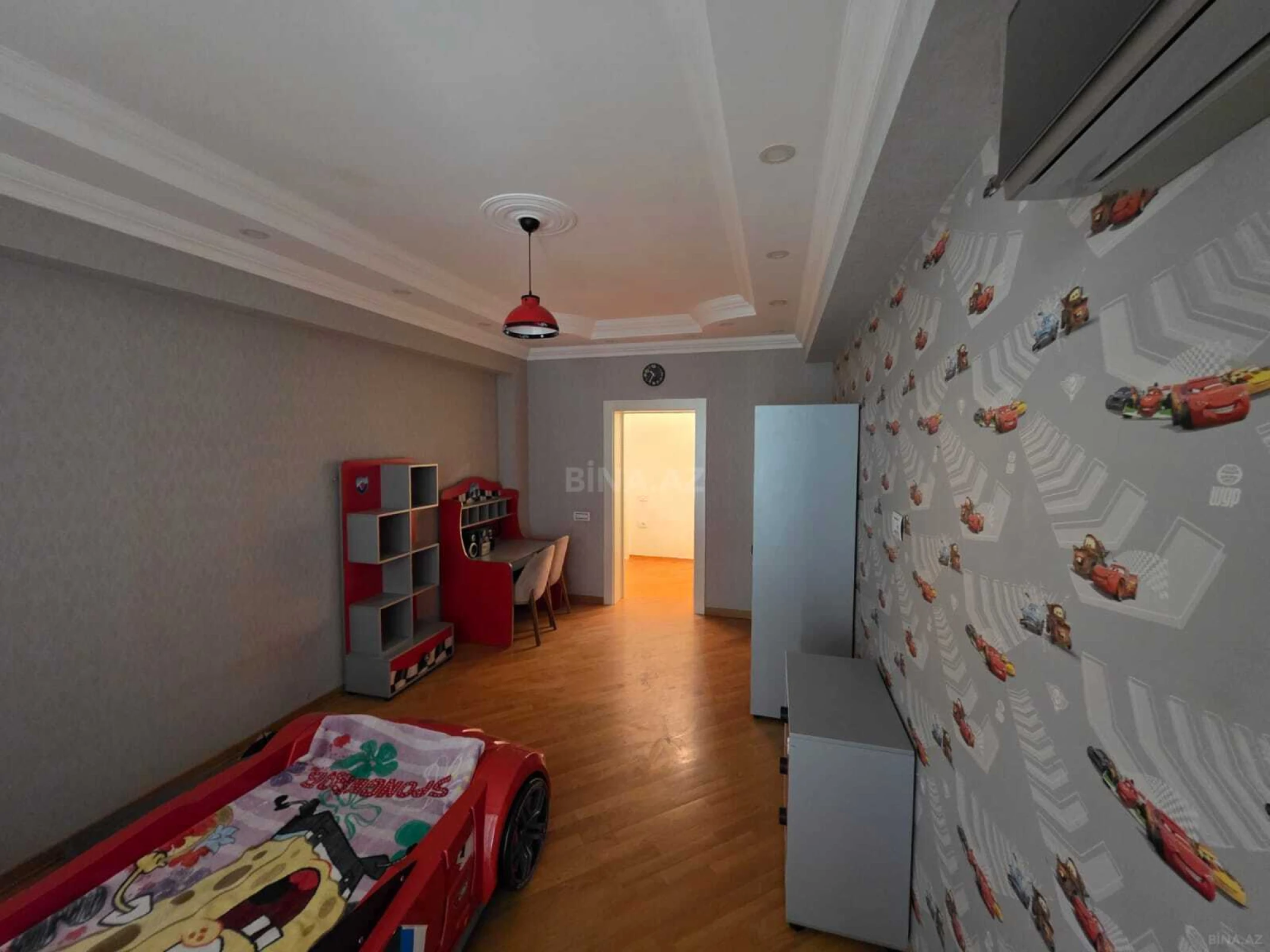 Kirayə verilir 5 otaqlı mənzil 263 m²