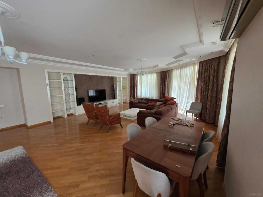 Kirayə verilir 5 otaqlı mənzil 263 m²