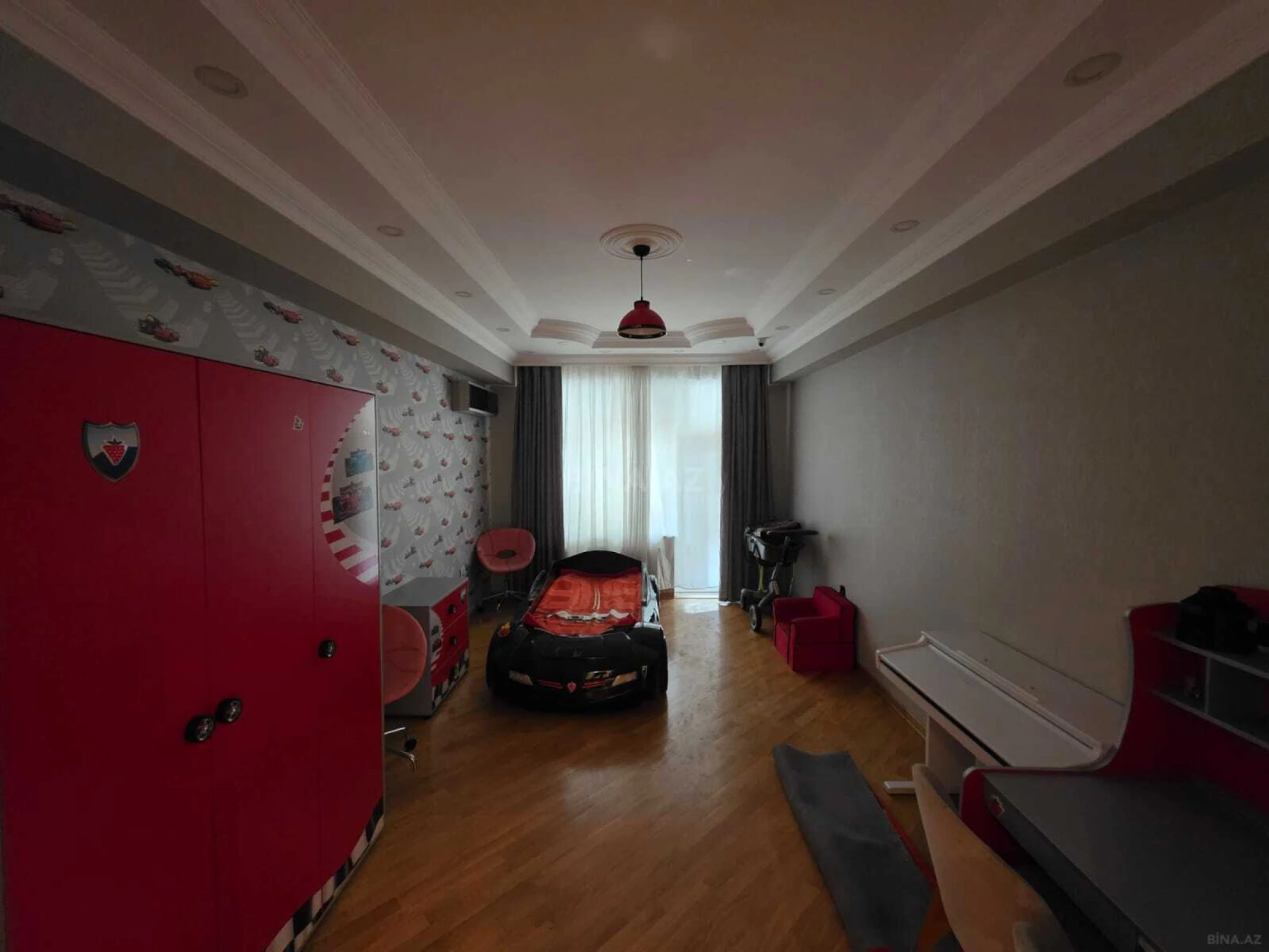 Kirayə verilir 5 otaqlı mənzil 263 m²