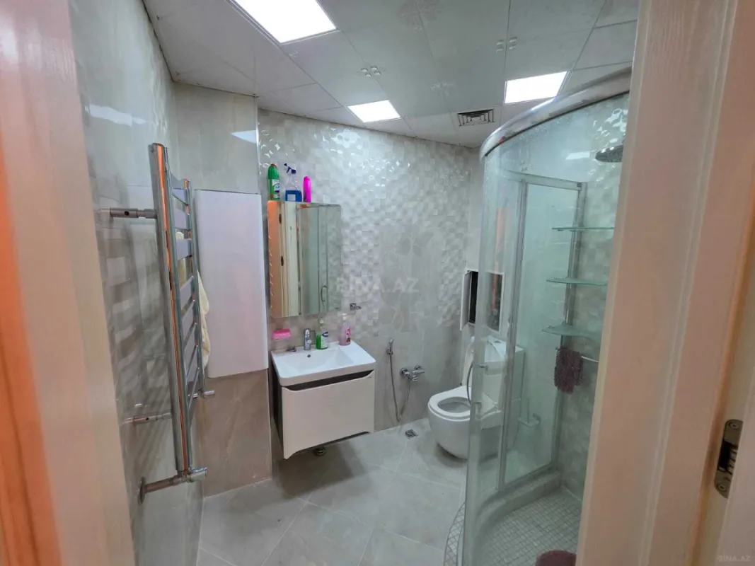 Kirayə verilir 5 otaqlı mənzil 263 m²