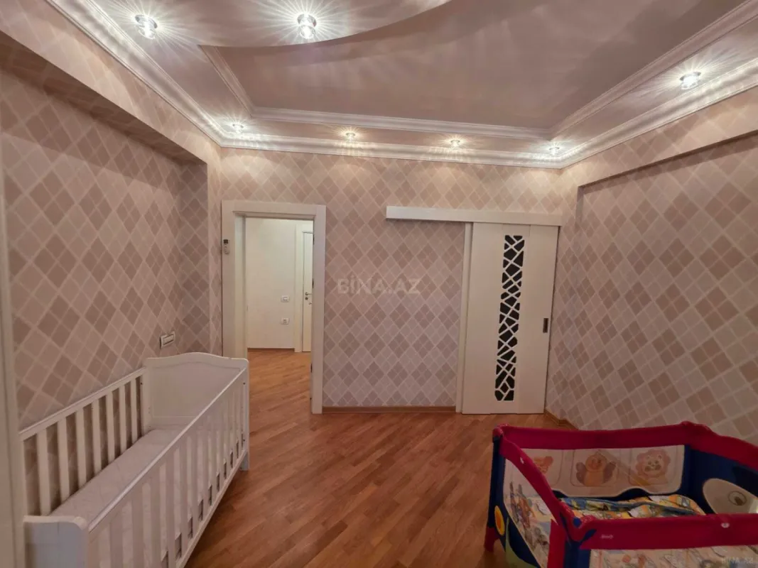 Kirayə verilir 5 otaqlı mənzil 263 m²