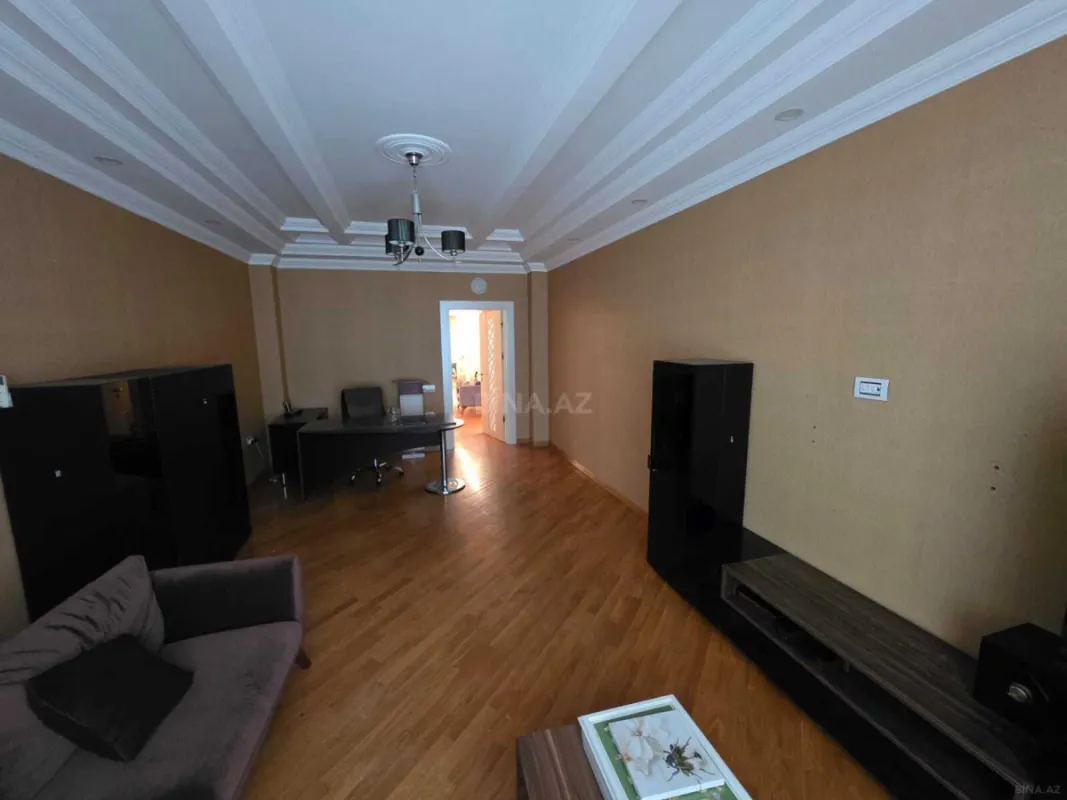 Kirayə verilir 5 otaqlı mənzil 263 m²