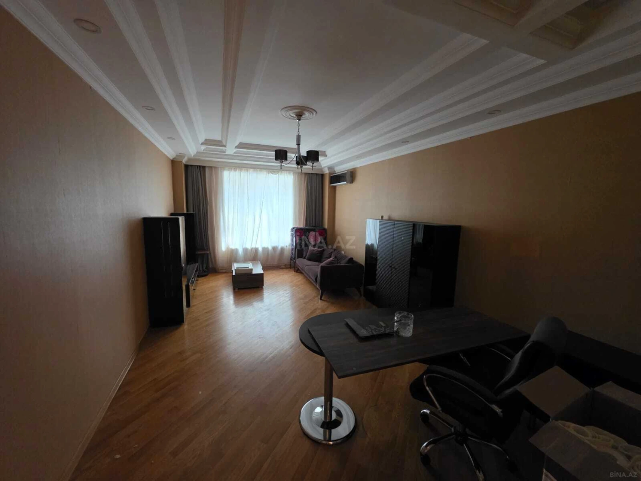Kirayə verilir 5 otaqlı mənzil 263 m²
