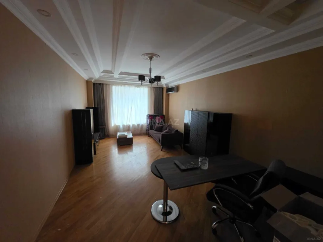 Kirayə verilir 5 otaqlı mənzil 263 m²