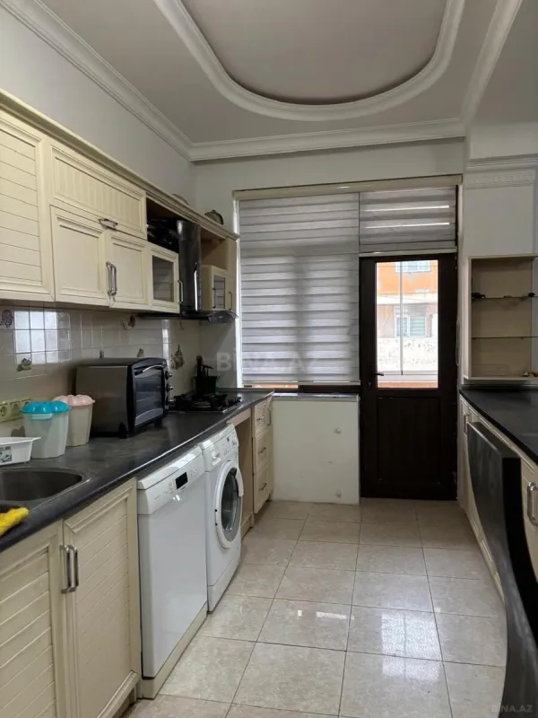 Kirayə verilir 2 otaqlı mənzil 85 m²