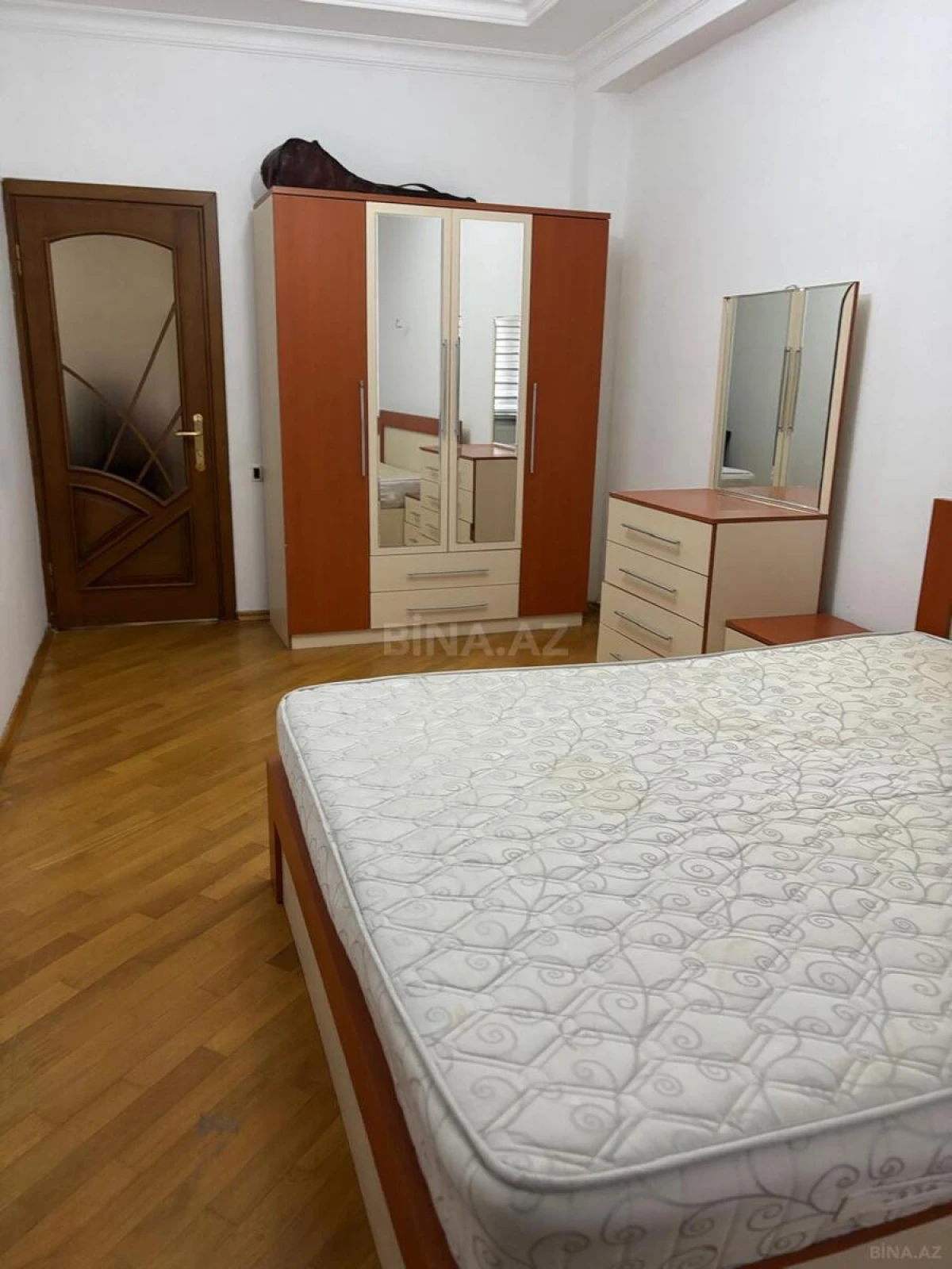 Kirayə verilir 2 otaqlı mənzil 85 m²
