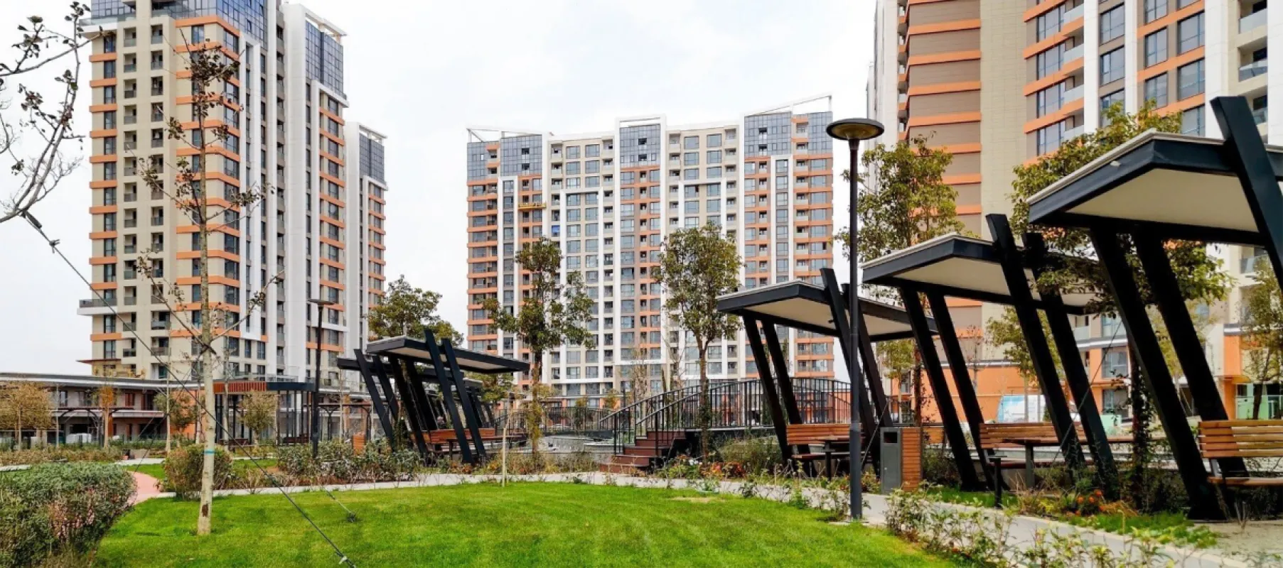 Satılır 4 otaqlı mənzil 128 m²