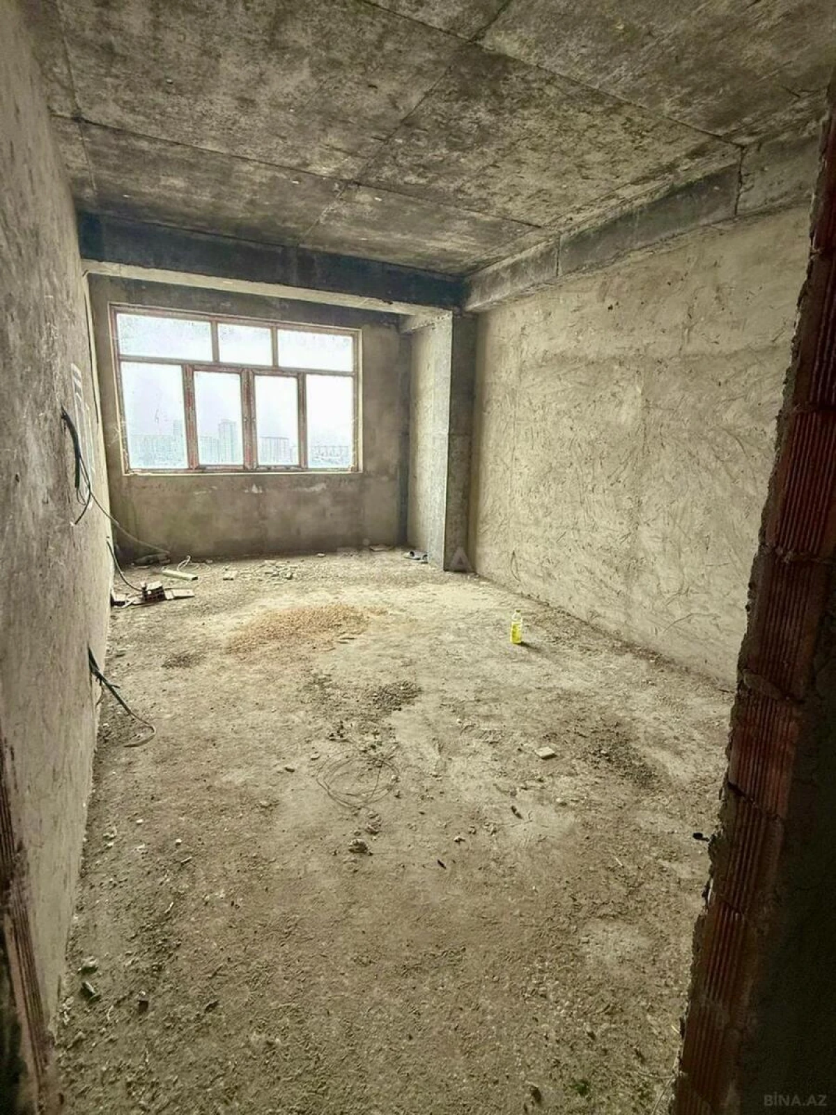 Satılır 2 otaqlı mənzil 61.7 m²