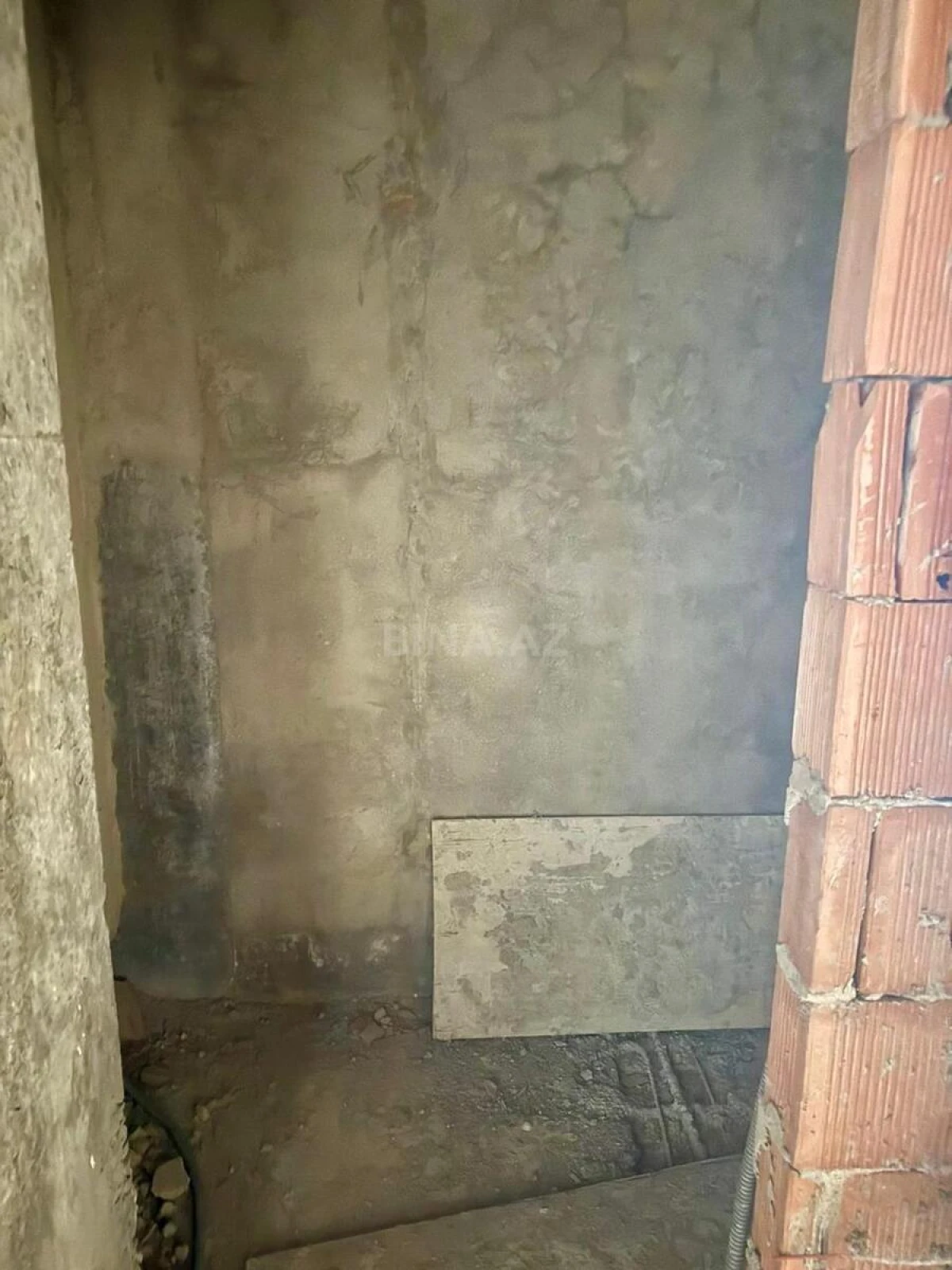 Satılır 2 otaqlı mənzil 61.7 m²