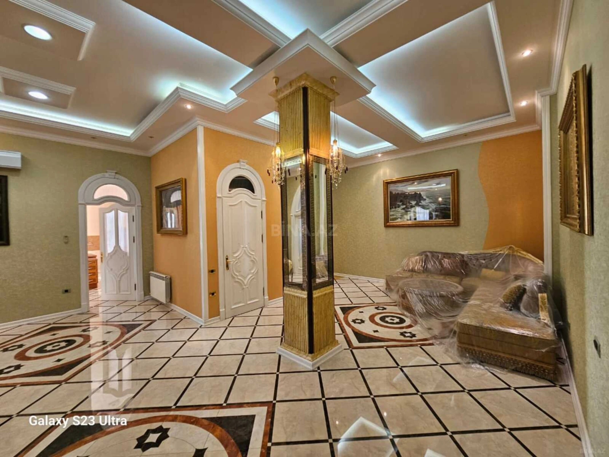 Satılır 5 otaqlı mənzil 510 m²