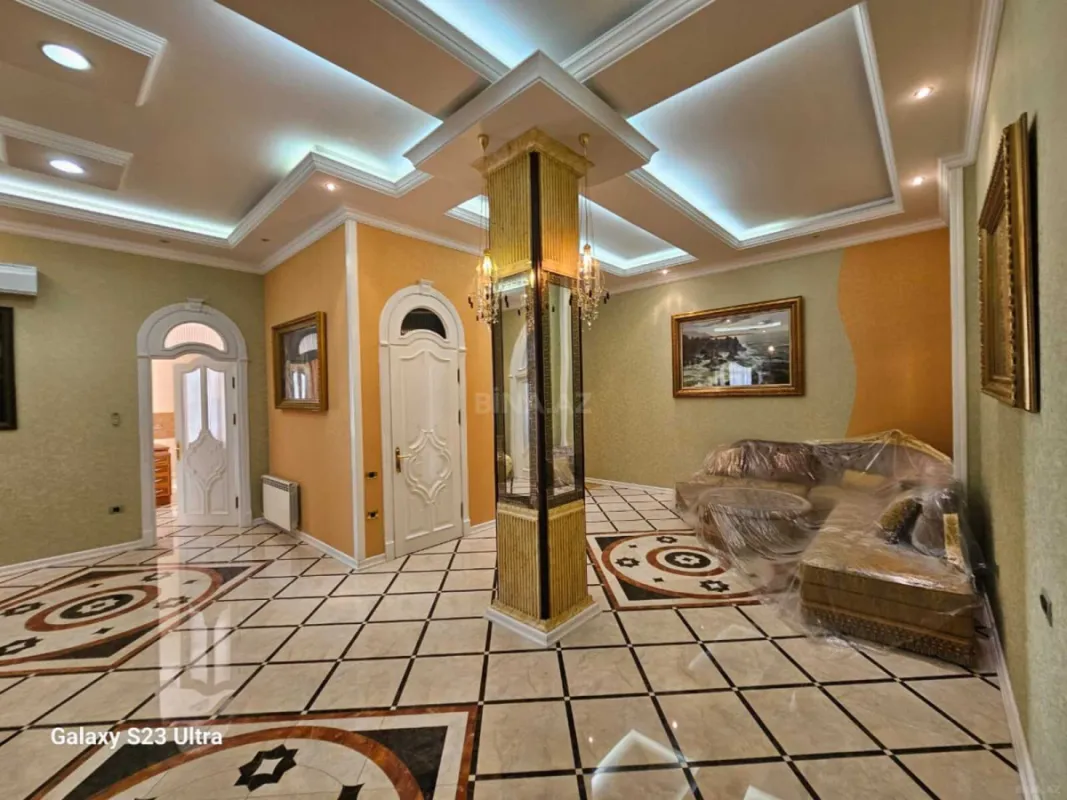 Satılır 5 otaqlı mənzil 510 m²