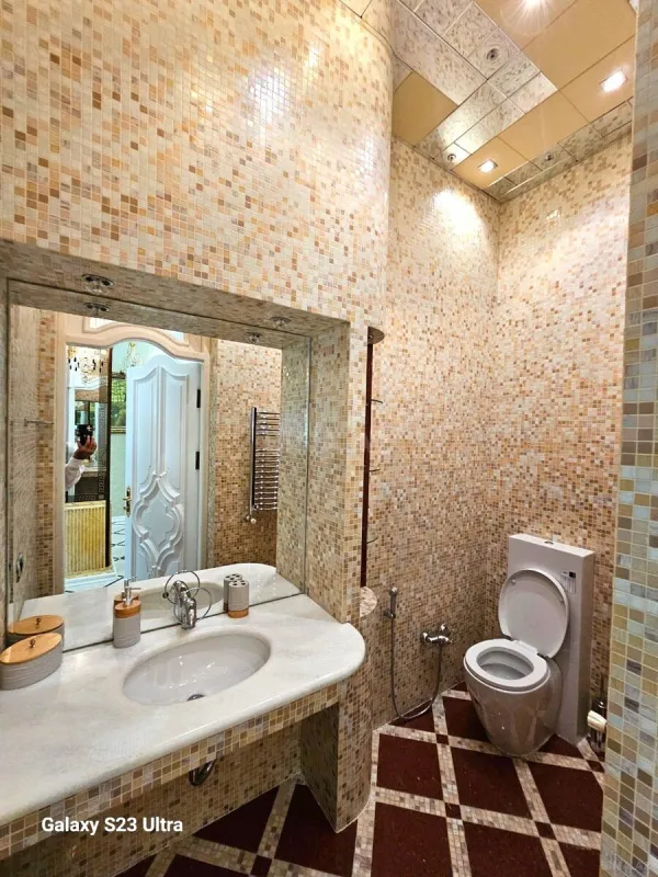 Satılır 5 otaqlı mənzil 510 m²