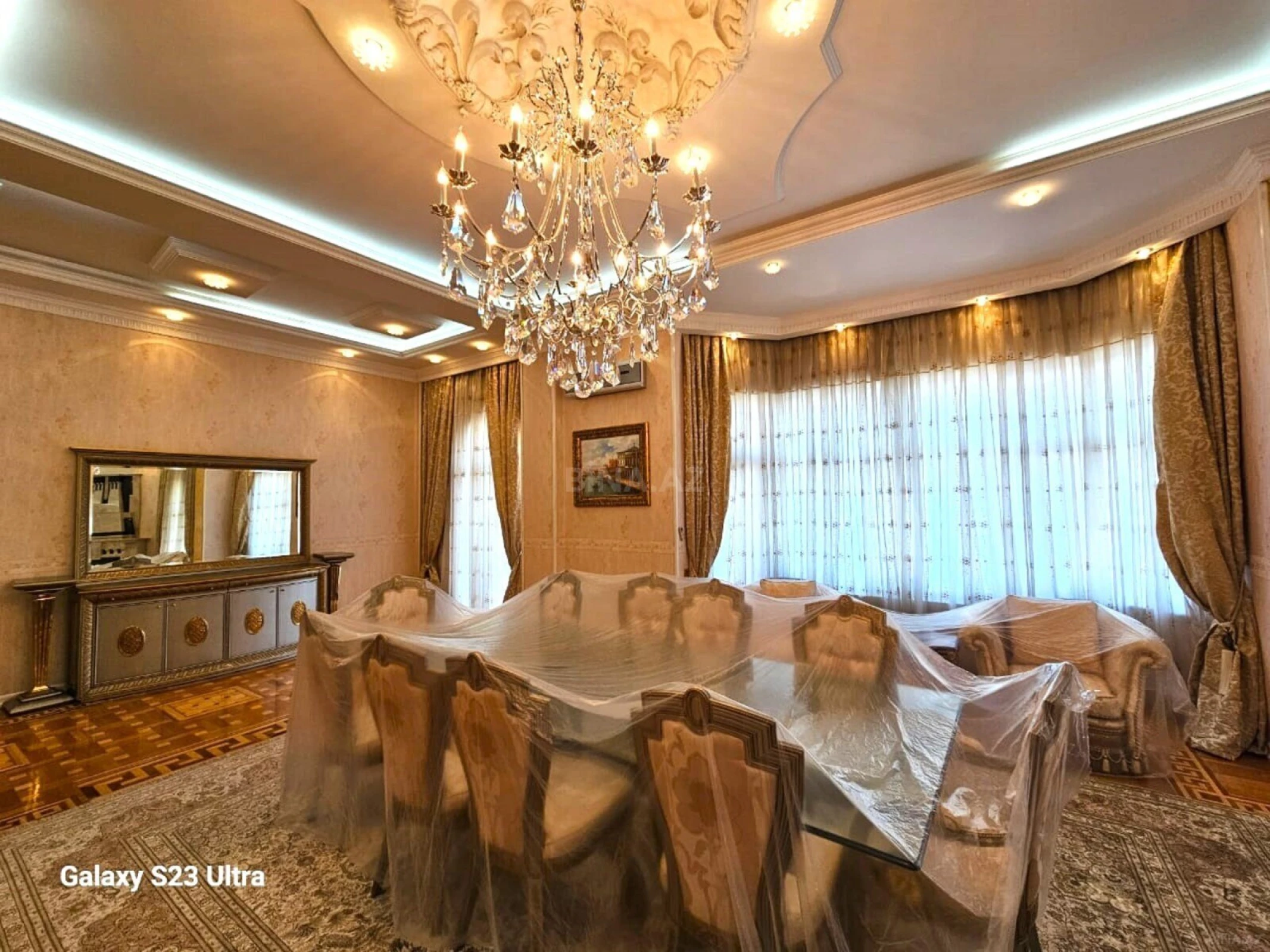 Satılır 5 otaqlı mənzil 510 m²