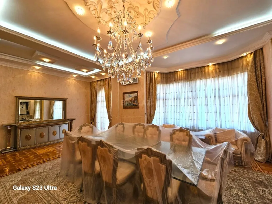 Satılır 5 otaqlı mənzil 510 m²