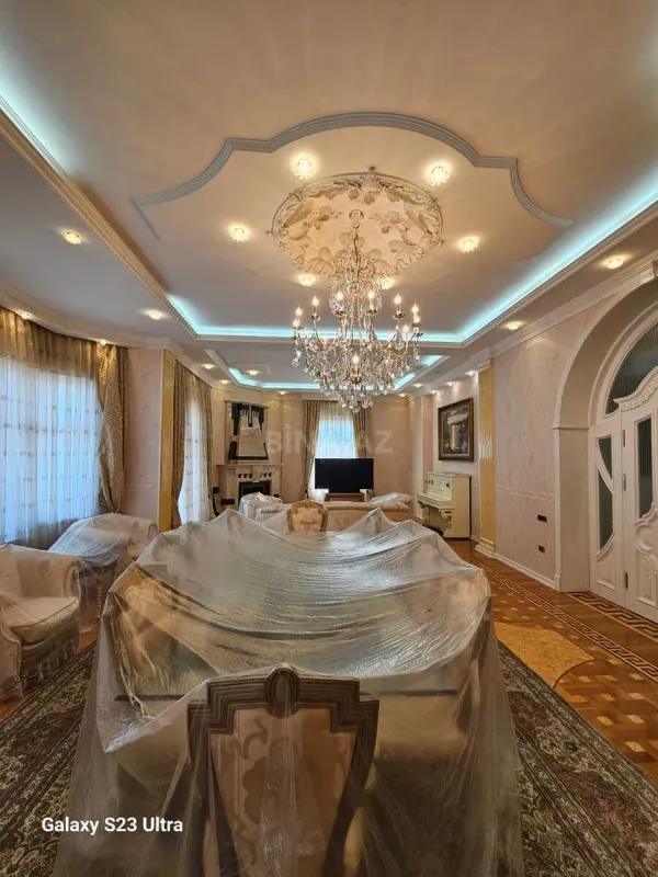 Satılır 5 otaqlı mənzil 510 m²