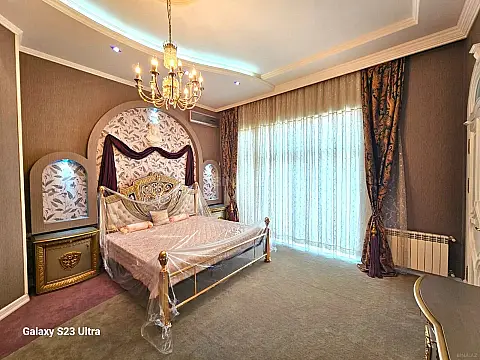 Satılır 5 otaqlı mənzil 510 m²