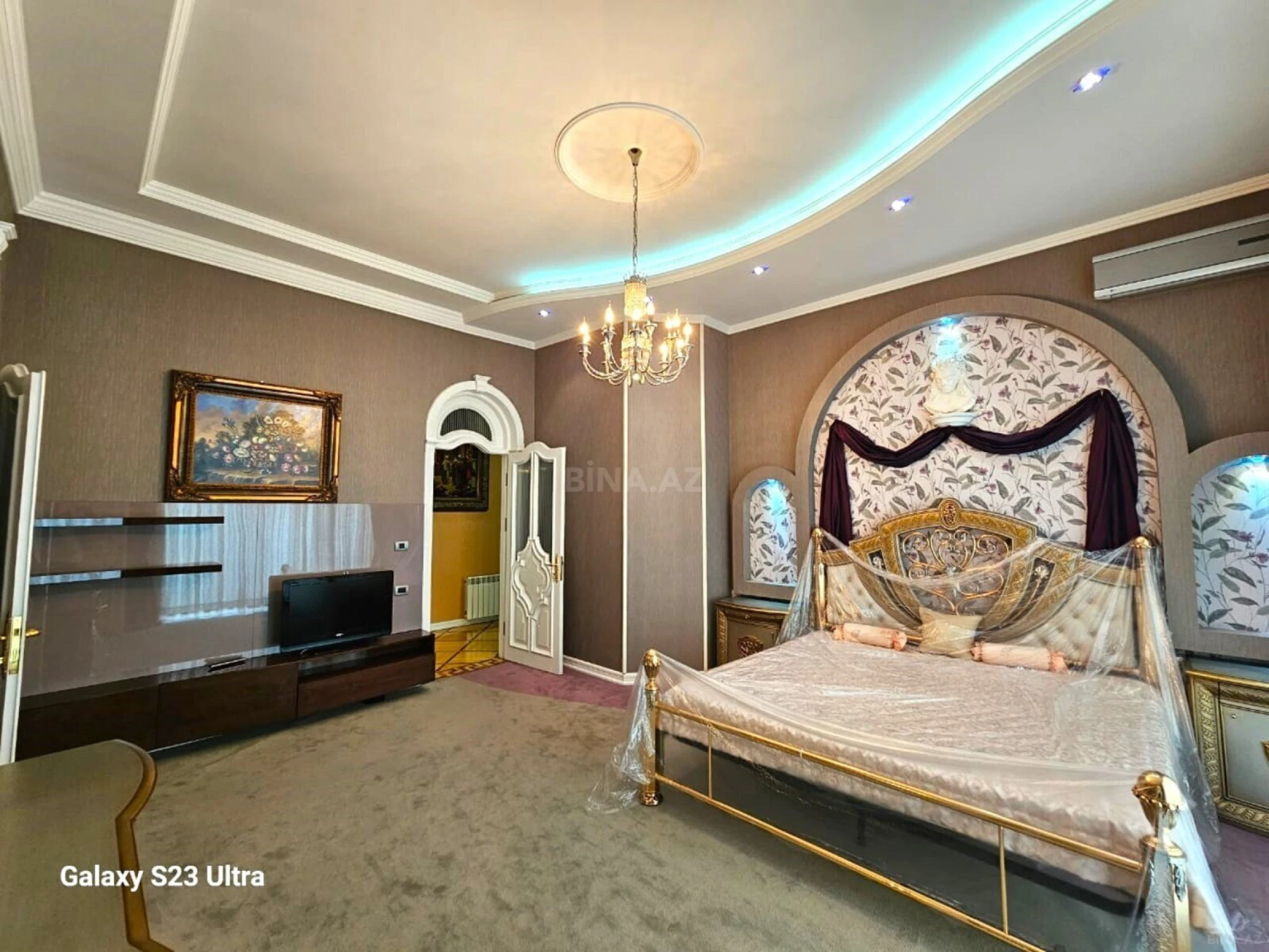 Satılır 5 otaqlı mənzil 510 m²